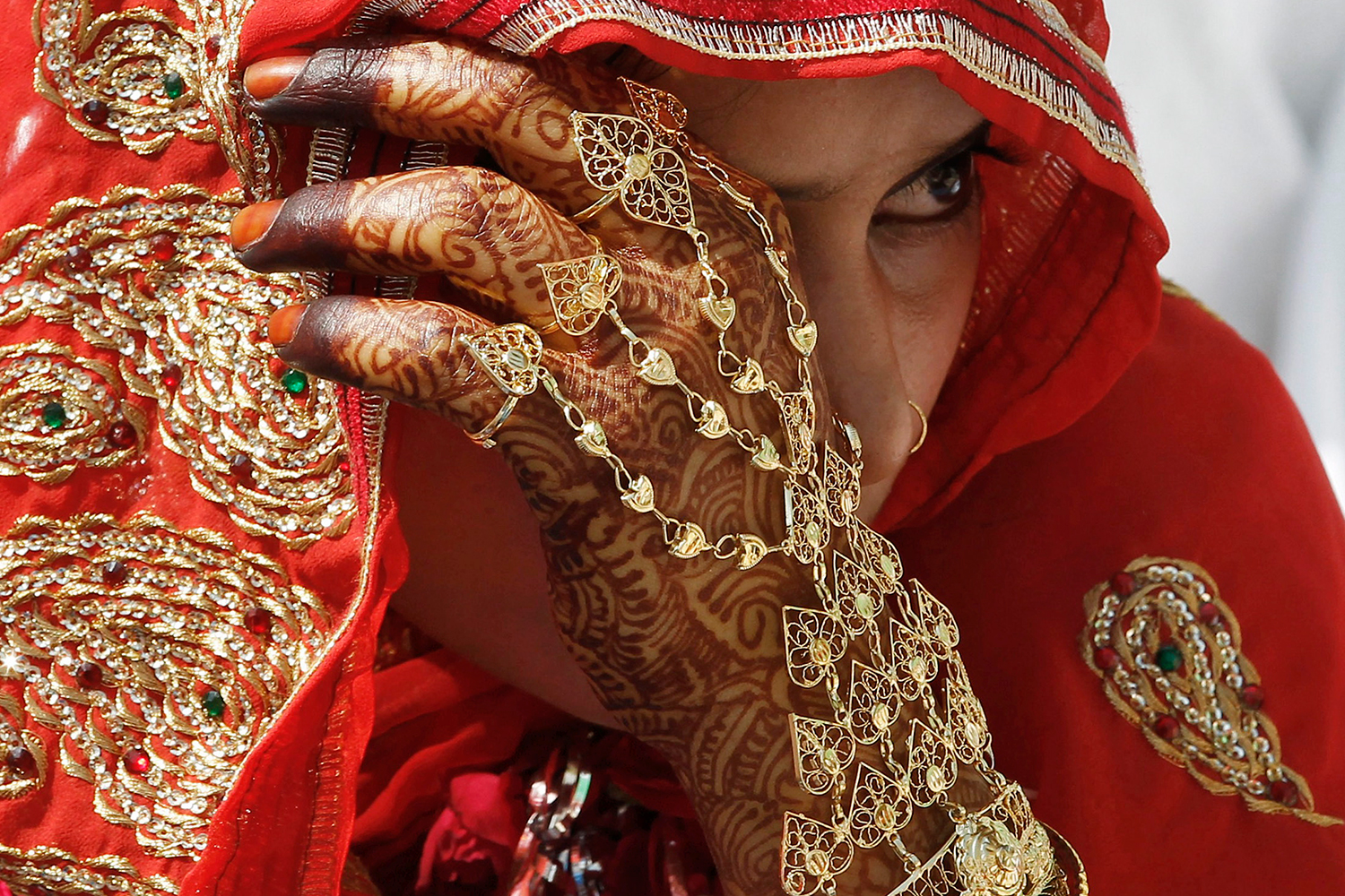 Las escasez de mujeres solteras en India obliga a los hombres a buscar esposas a miles de kilómetros