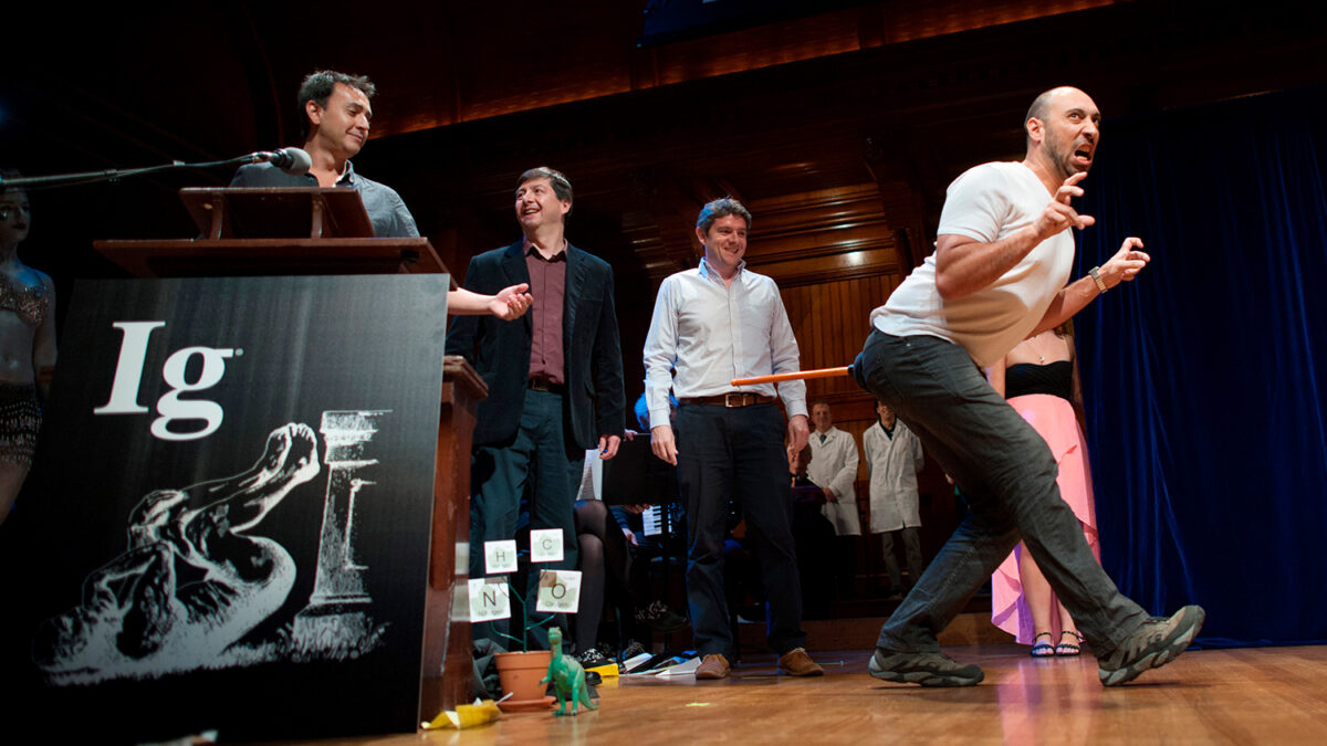 Harvard entrega los IG Nobel, los premios científicos más gamberros y divertidos