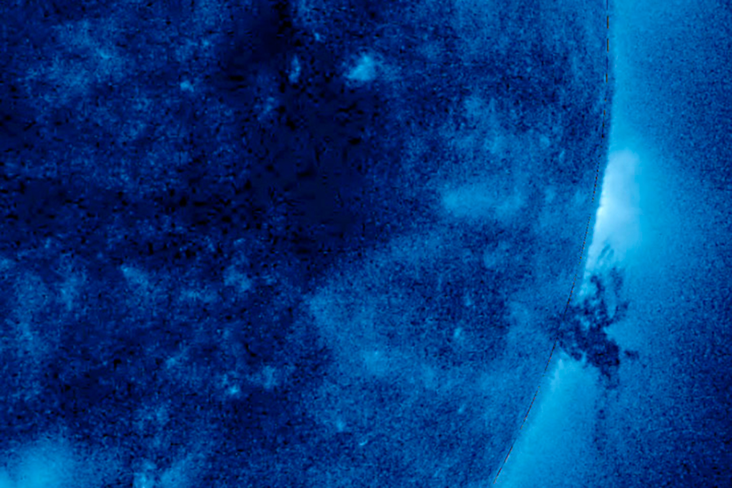 La NASA capta un alucinante ‘tornado’ en la superficie del sol