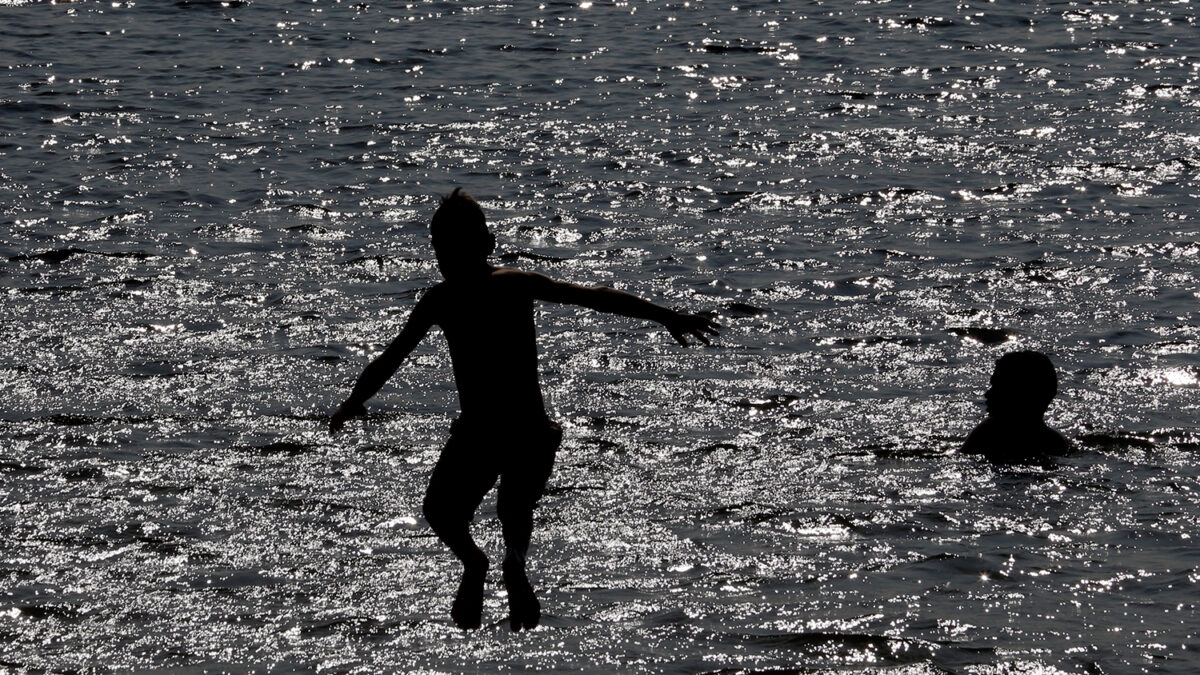 Río de Janeiro prohibe a determinados jóvenes pobres ir a la playa