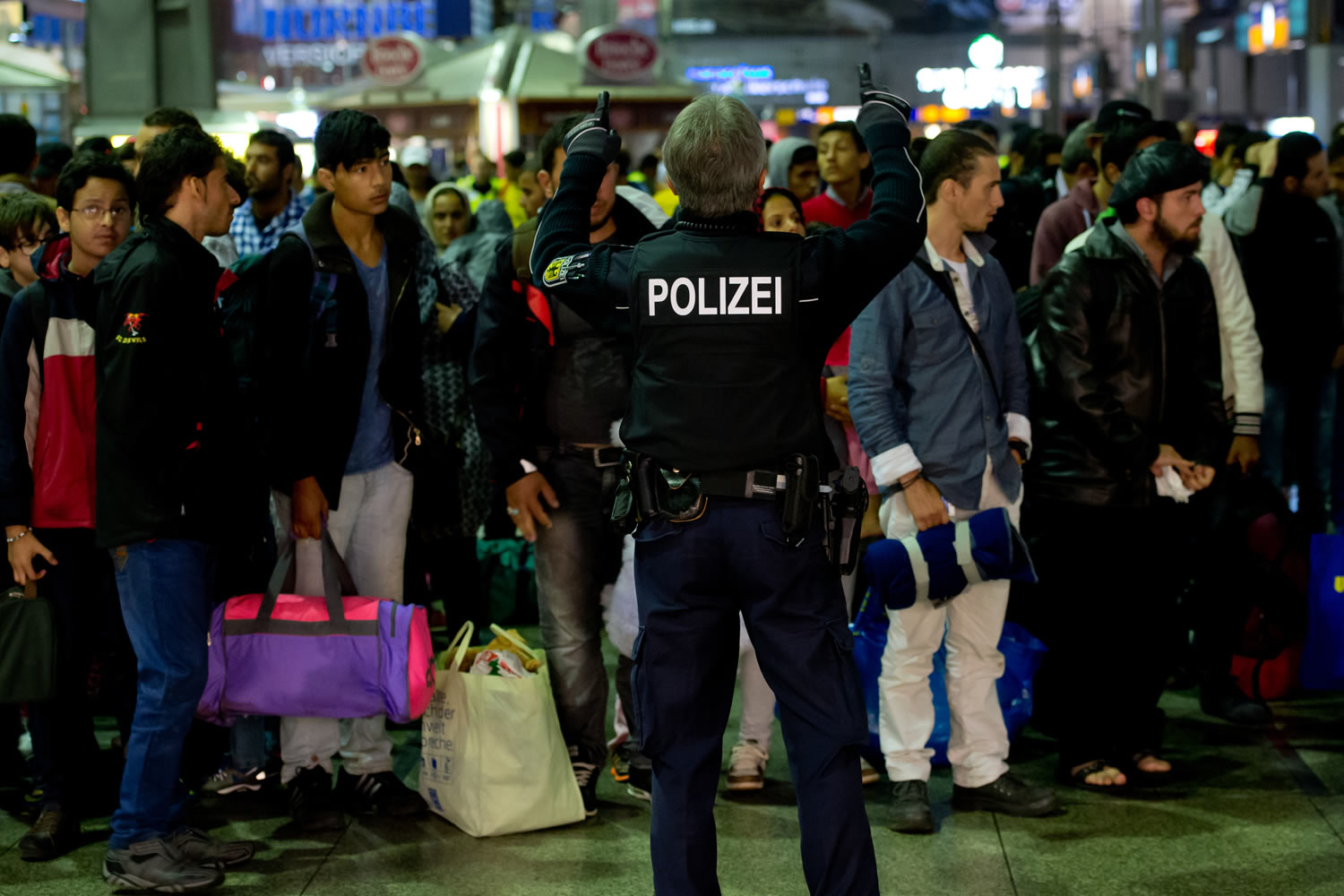 Una Alemania colapsada decide anular temporalmente Schengen y volver a los controles fronterizos