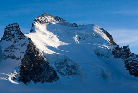 Un alpinista español y una francesa mueren en Suiza por un desprendimiento de hielo
