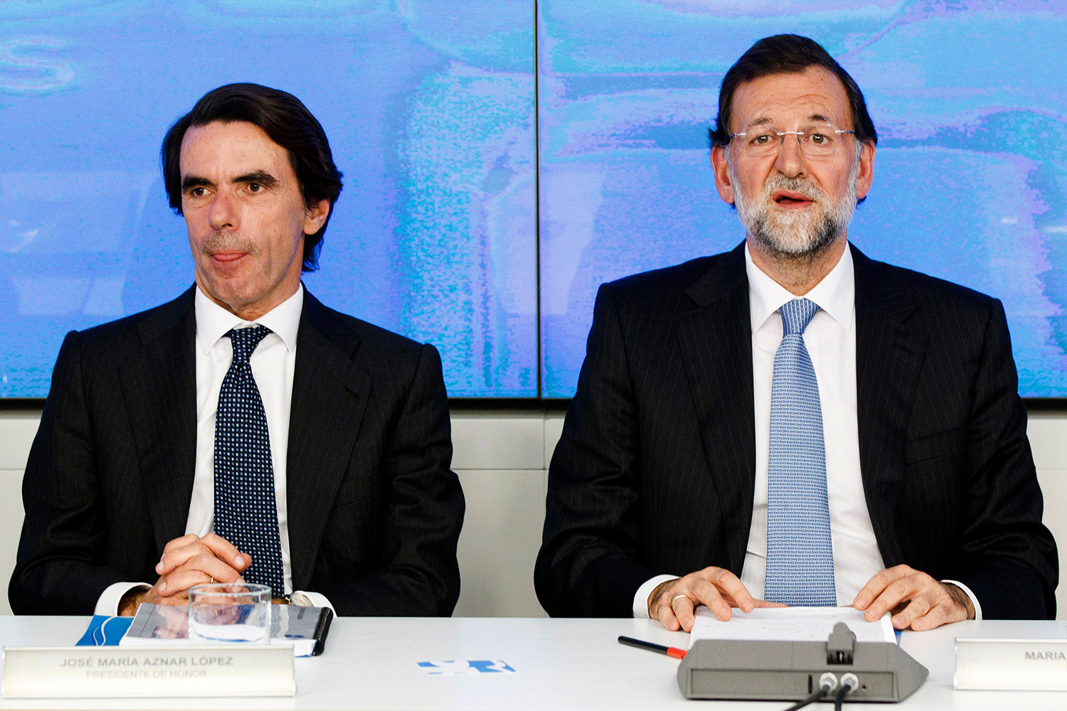 Aznar a Rajoy: "tu posición está seriamente comprometida"