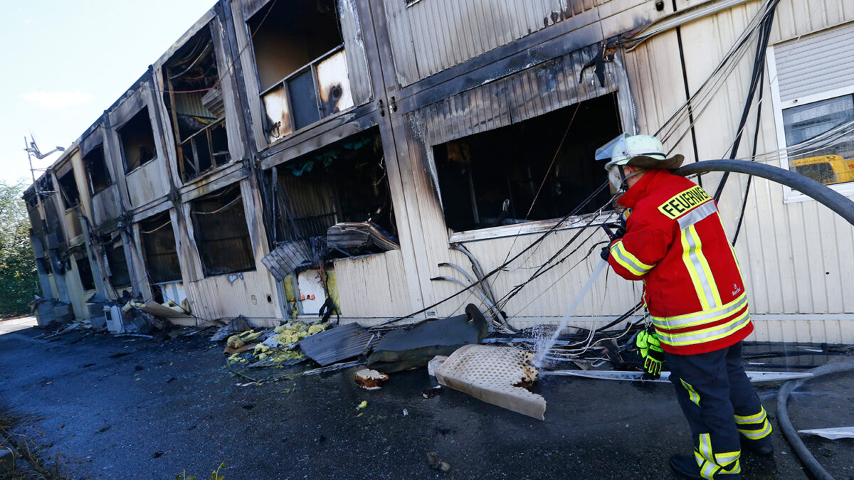 Cinco heridos en un nuevo incendio a un centro de refugiados