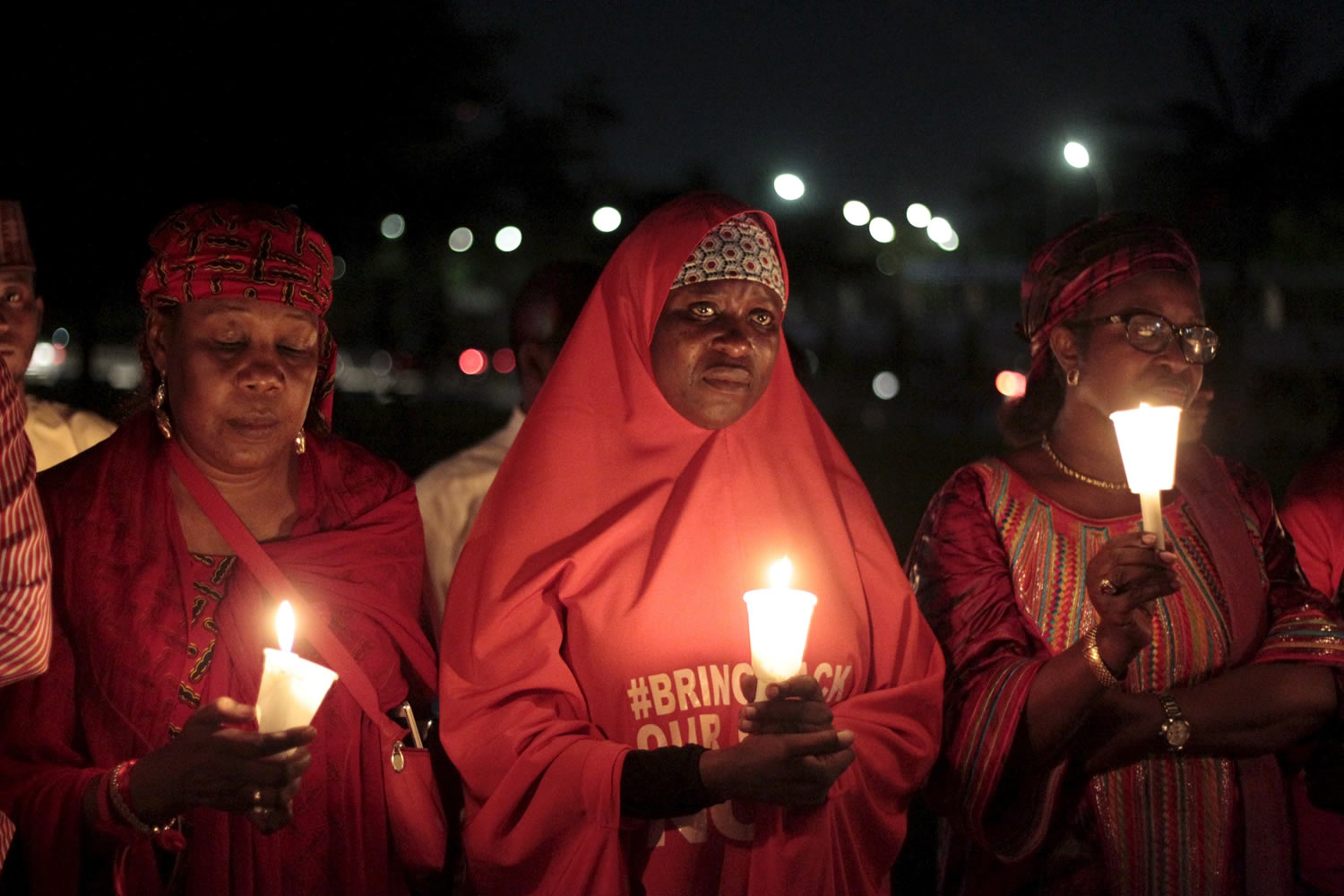 Jinetes de Boko Haram celebran los 500 días de secuestro de las niñas matando a 80 personas en Borno