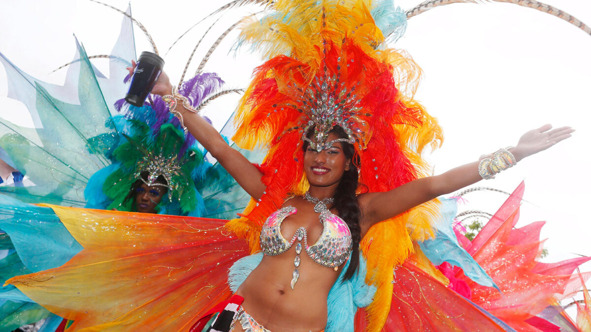 Londres se llena de fiesta y color por el Carnaval de Notting Hill