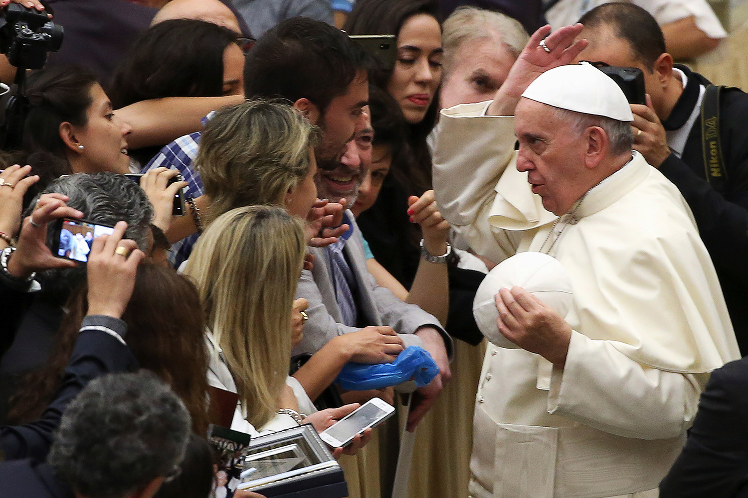 El Papa extiende a todos los sacerdotes la facultad de absolver el pecado del aborto