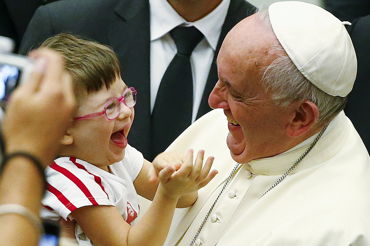 El Papa pide a los cristianos concretar su misericordia: cada parroquia, una familia de refugiados
