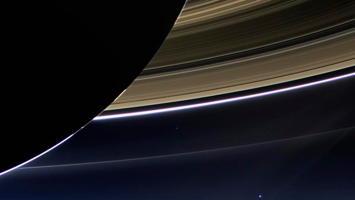 La NASA confirma que una de las lunas de Saturno contiene un enorme océano de agua