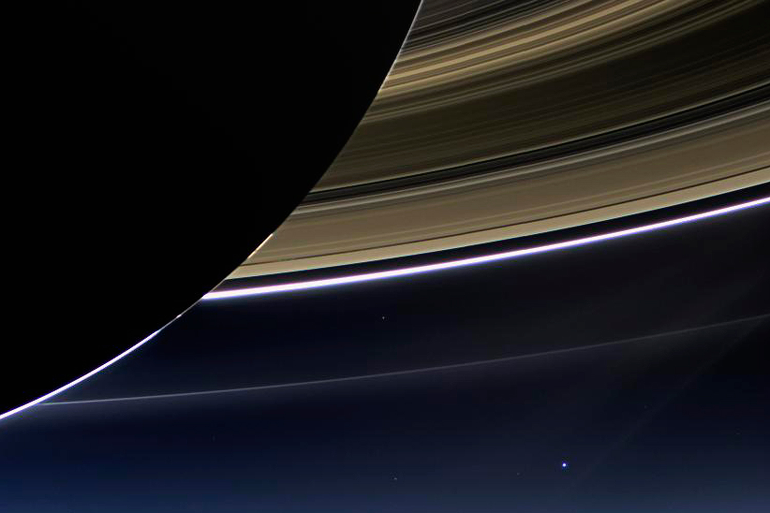 La NASA confirma que una de las lunas de Saturno contiene un enorme océano de agua