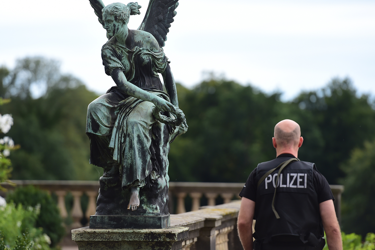 La policia de Berlín mata a tiros a un islamista que apuñaló a una agente. #7dias
