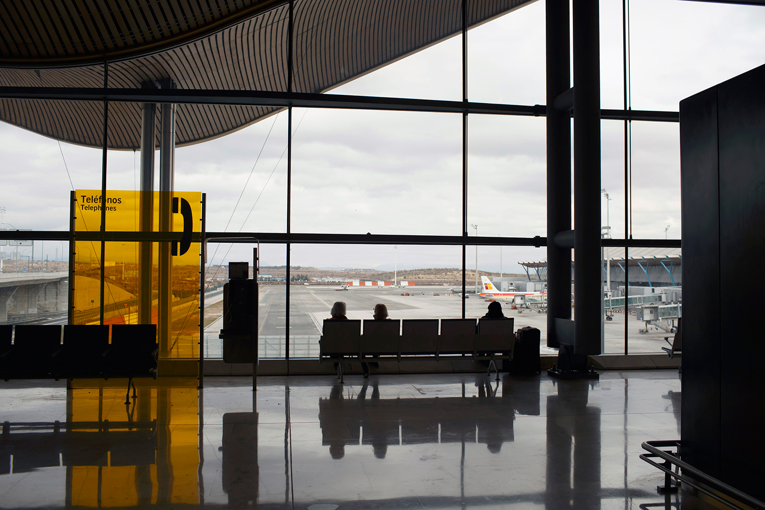 Detenida una española de 22 años en el aeropuerto de Barajas que pretendía unirse al ISIL