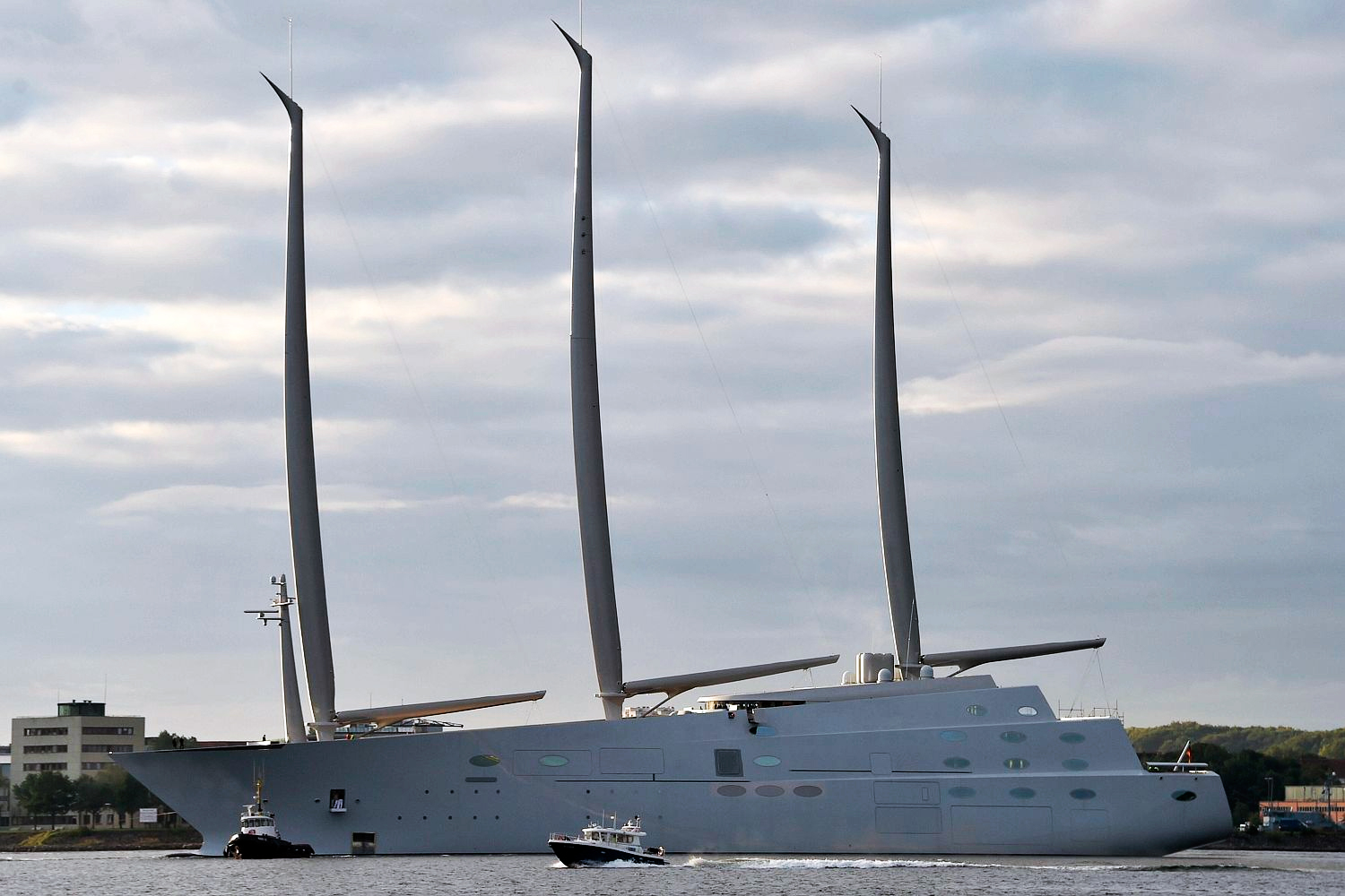 Un billonario ruso estrena el barco privado más grande y lujoso del mundo