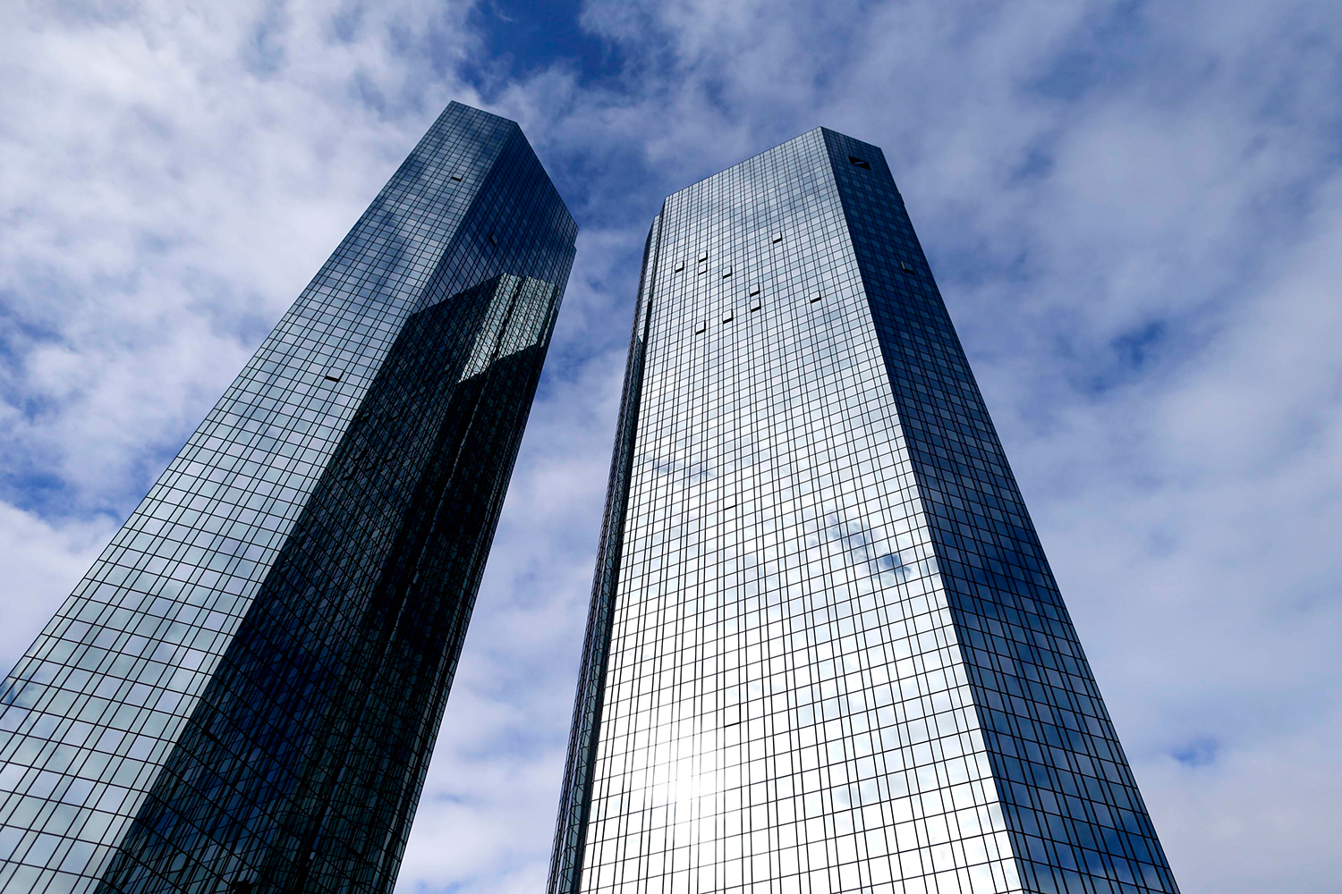 Un becario de Deutsche Bank transfiere por error 5.310 millones de euros a un cliente