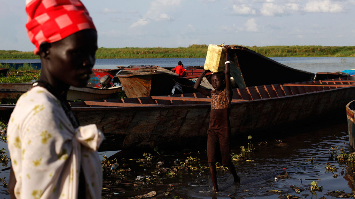 Adolescentes en Sudáfrica se aplastan el pecho con piedras calientes para evitar ser violadas