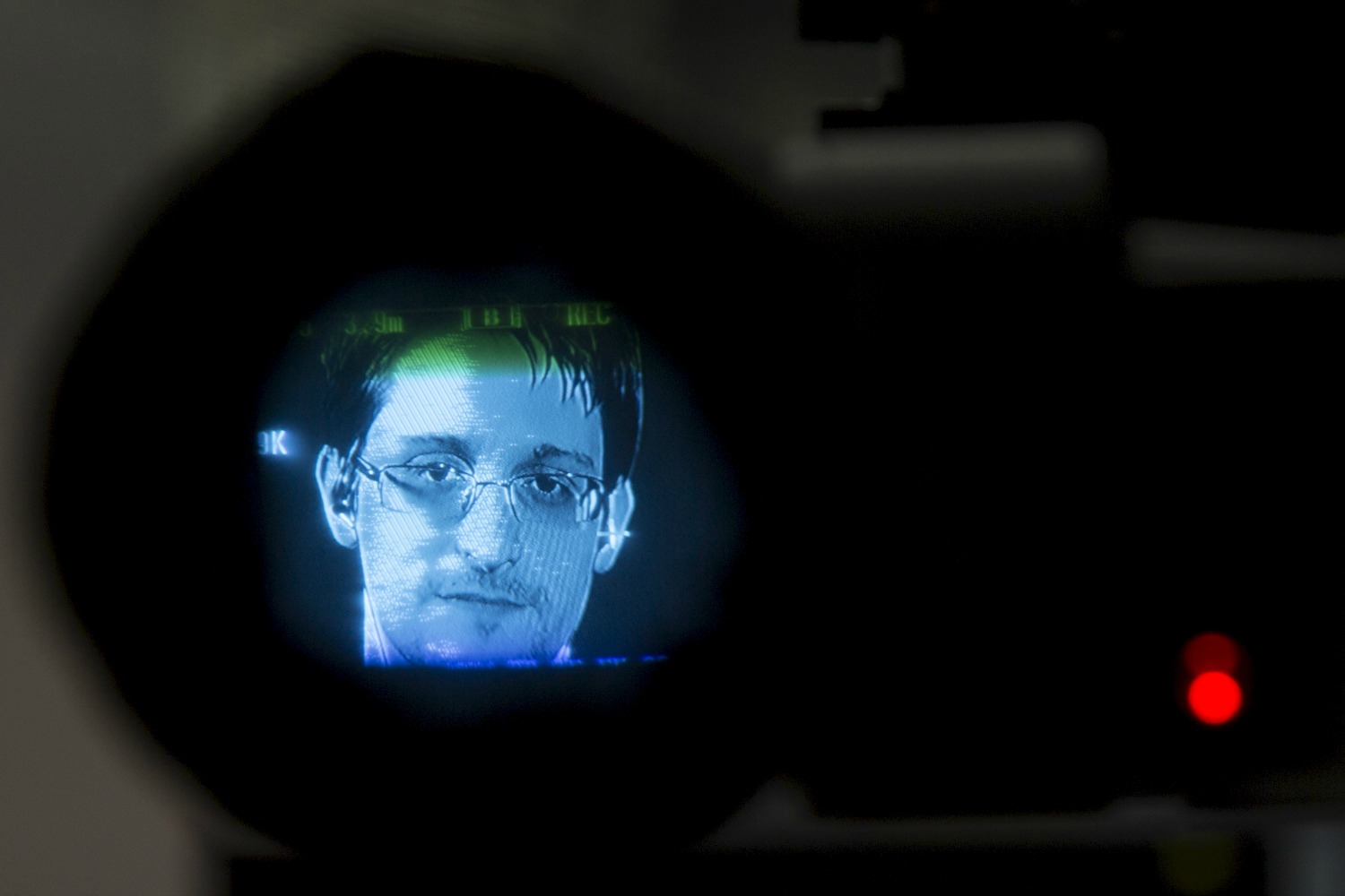 Snowden o el susurro de los dioses