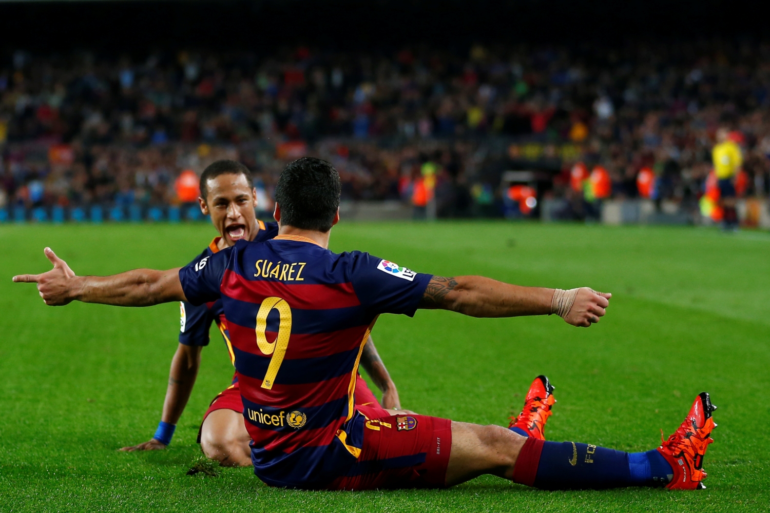 Desde la lesión de Messi en el Barcelona se reparten los goles Luis Suárez y Neymar.