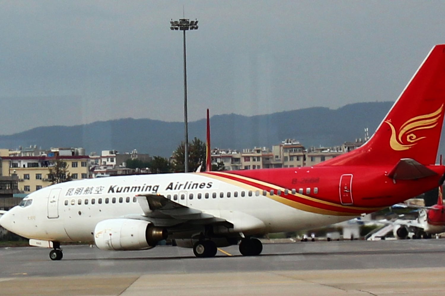 El polémico 'ritual de iniciación' a las azafatas de una aerolínea china
