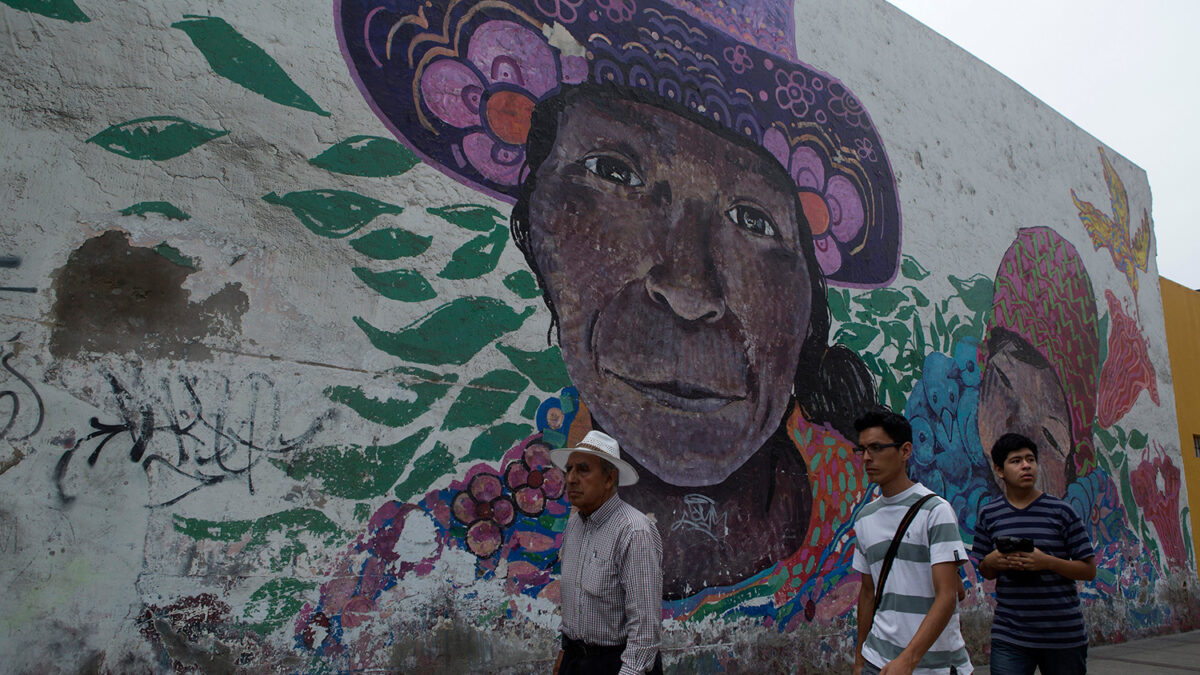 Sicarios asesinan a tiros a un alcalde en Perú y luego queman su cuerpo