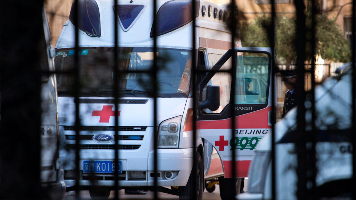 Al menos siete muertos al caer un autobús por un puente desde una altura de diez metros