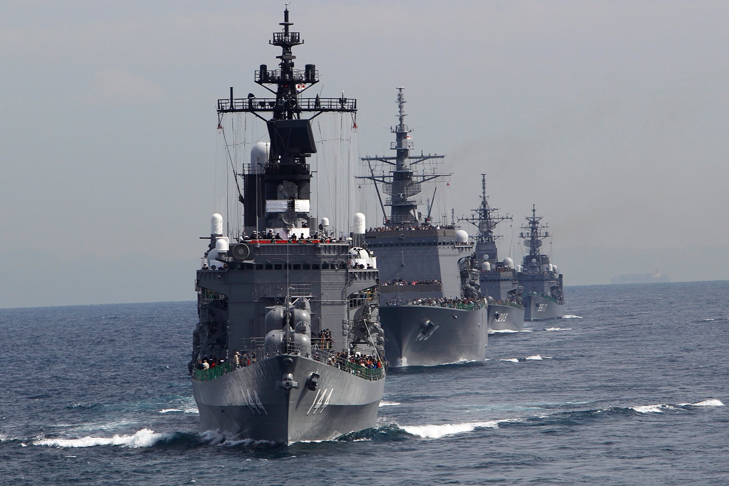 EEUU y Japón exhiben su fuerza naval a las afueras de la Bahía de Tokio