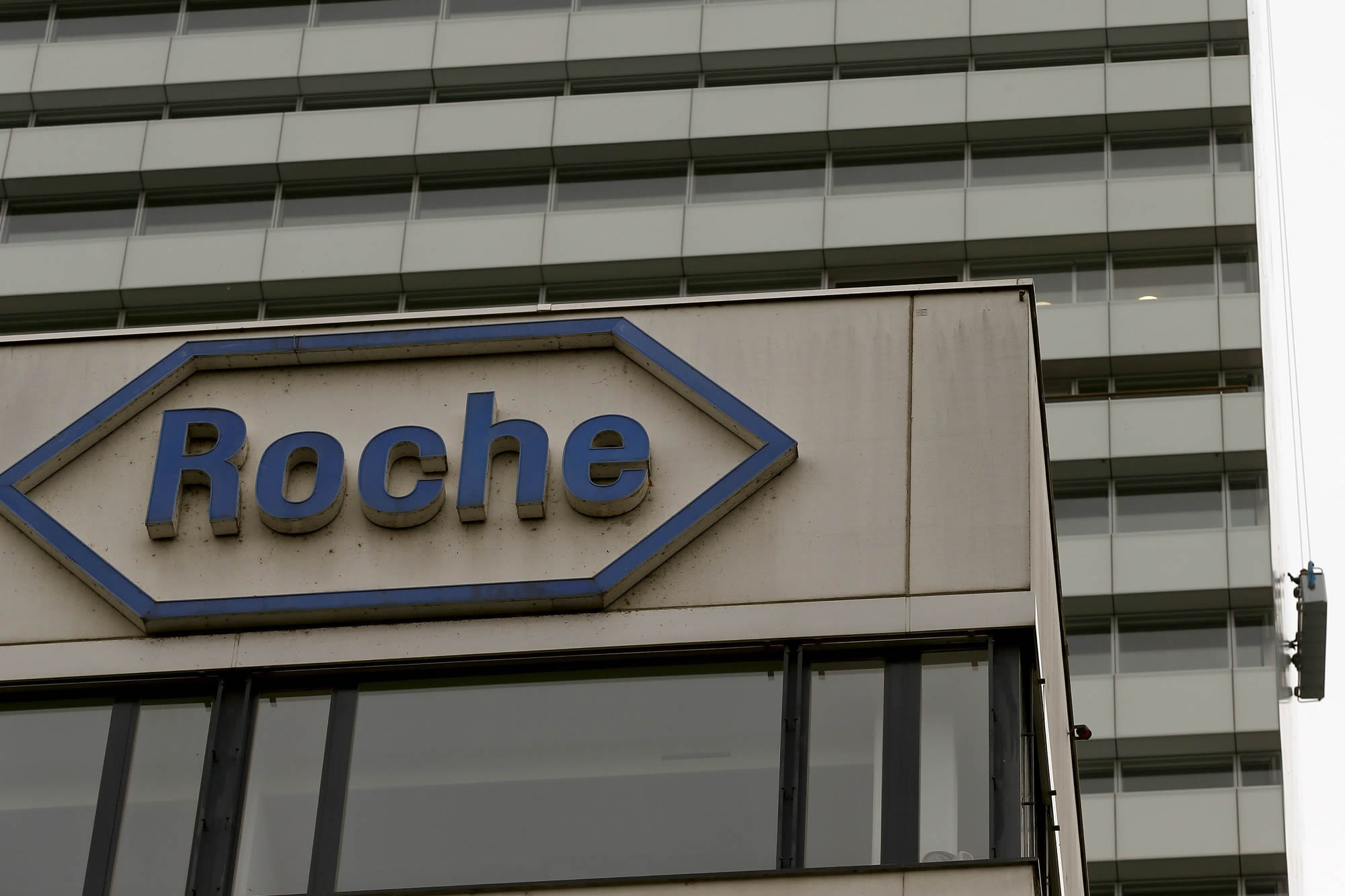 Roche dispara sus ingresos en sus negocios farmacéuticos