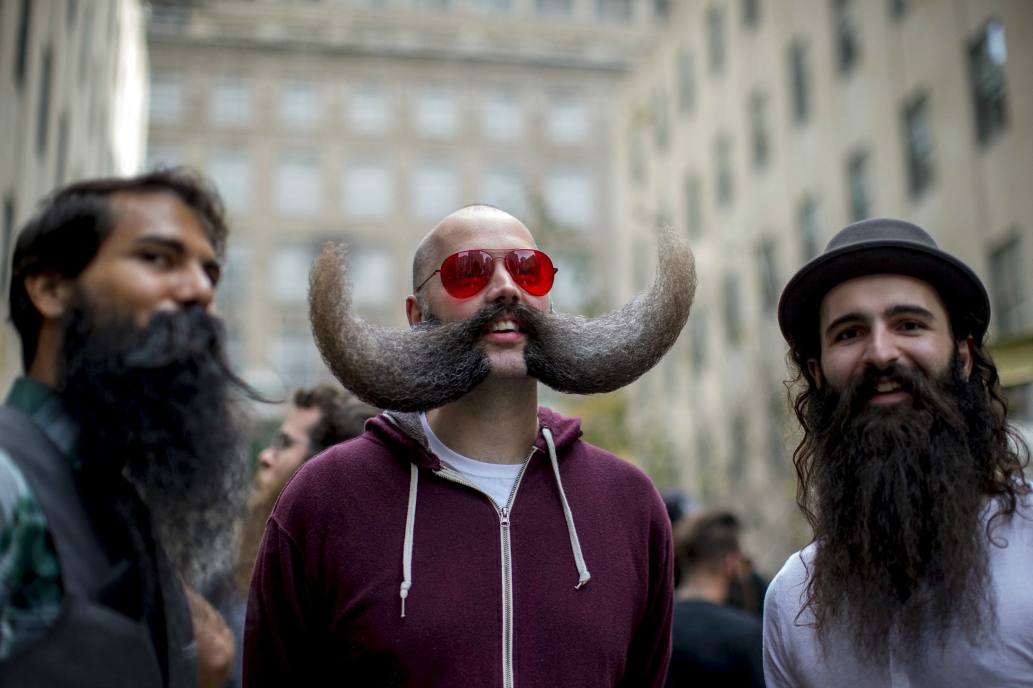 Hundreds of beards and mustaches invade the streets of New York