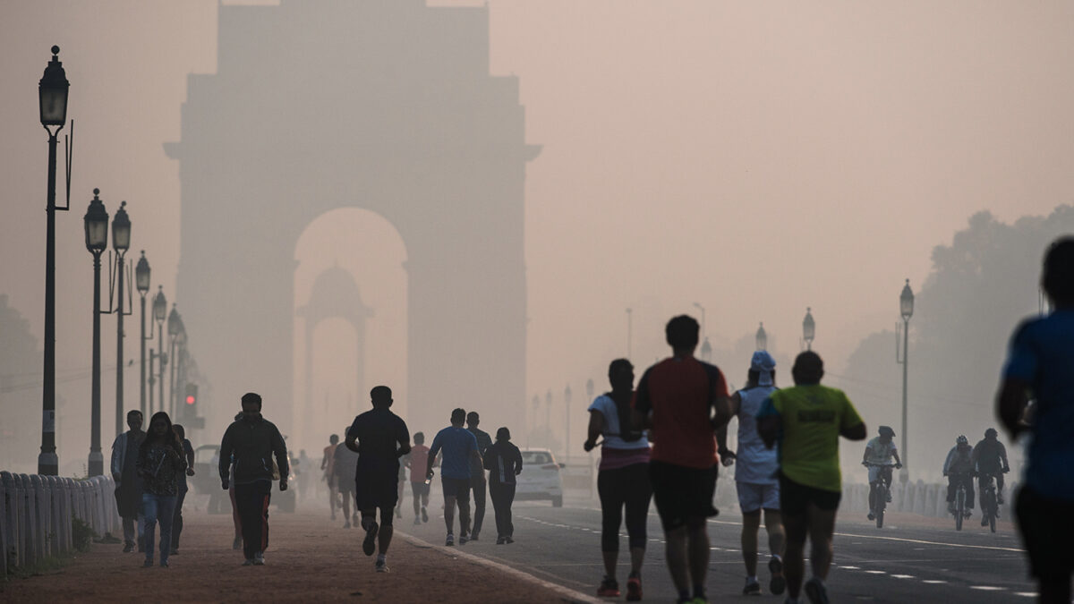 Delhi prohibe durante un día el uso de vehículos tras ser la ciudad con más contaminación del mundo