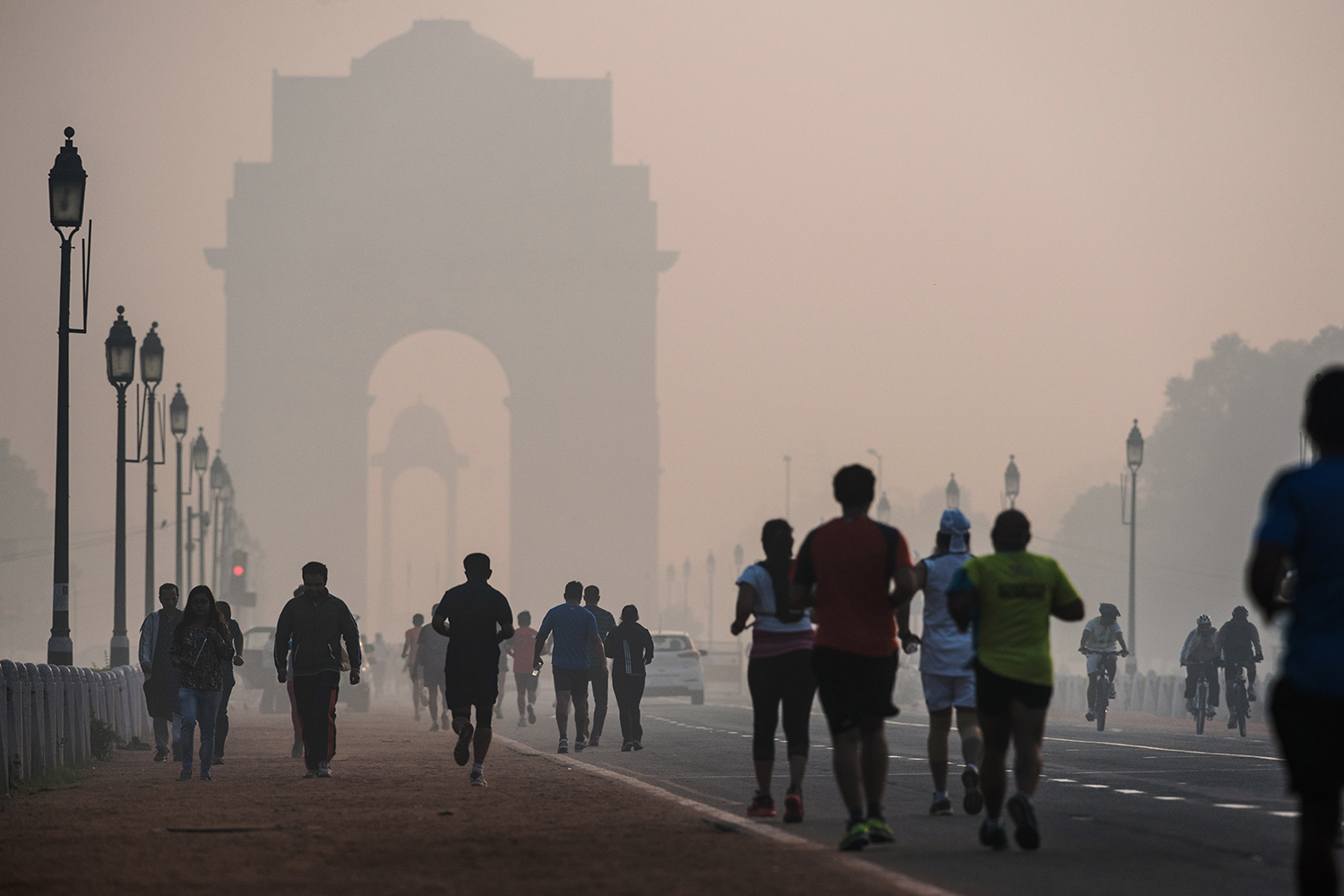 Delhi prohibe durante un día el uso de vehículos tras ser la ciudad con más contaminación del mundo