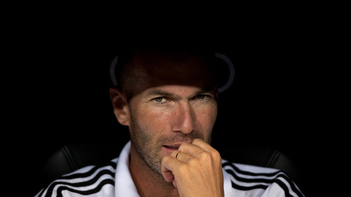 Zinedine Zidane apoya a Rafa Benítez como entrenador del Real Madrid