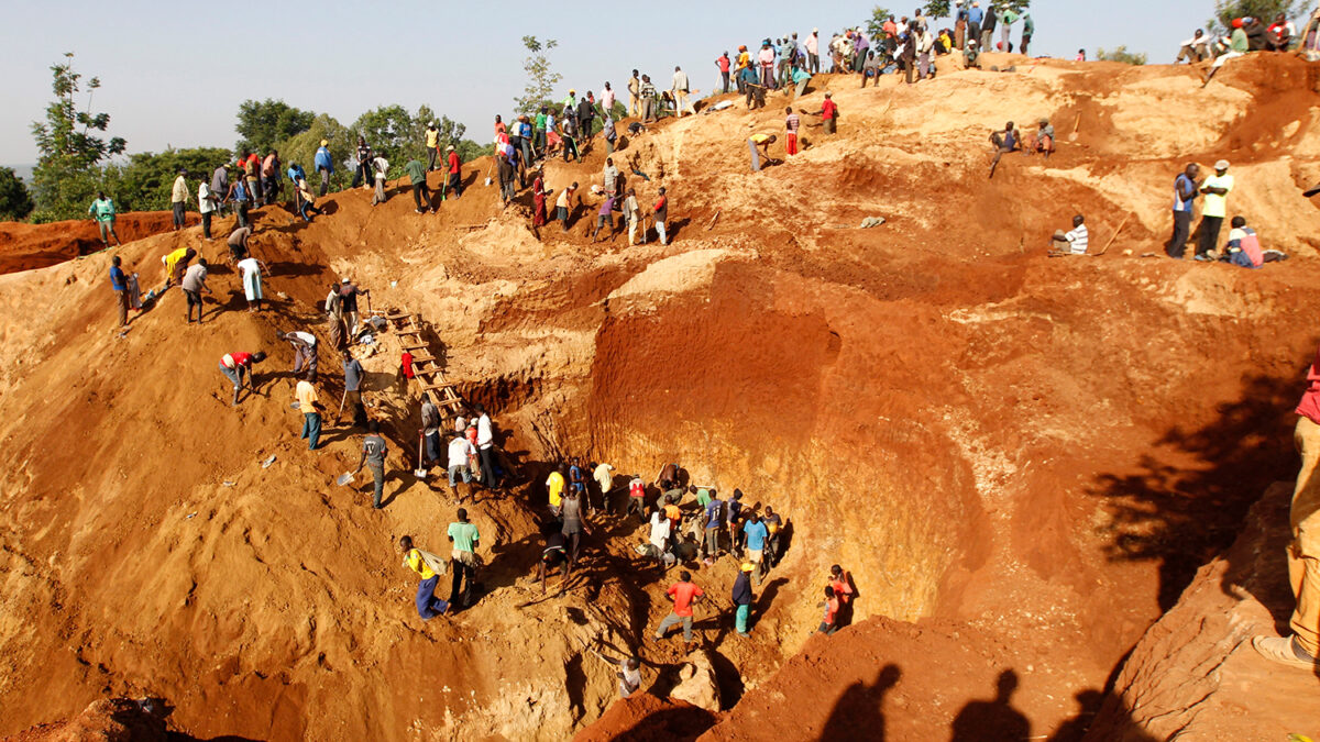 Rescatados con vida cinco mineros en Tanzania tras 41 días sepultados