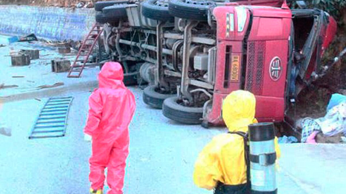 Dos millones de abejas escapan de un camión accidentado y paralizan una autopista china