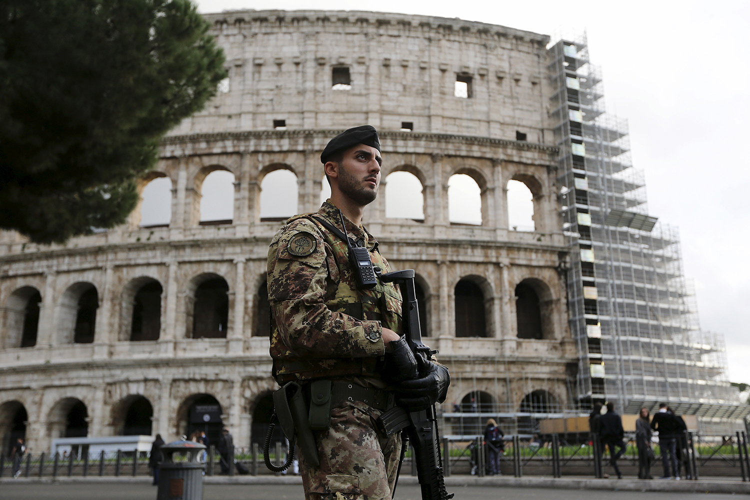 Italy increases security in Rome and Milan after Paris attacks
