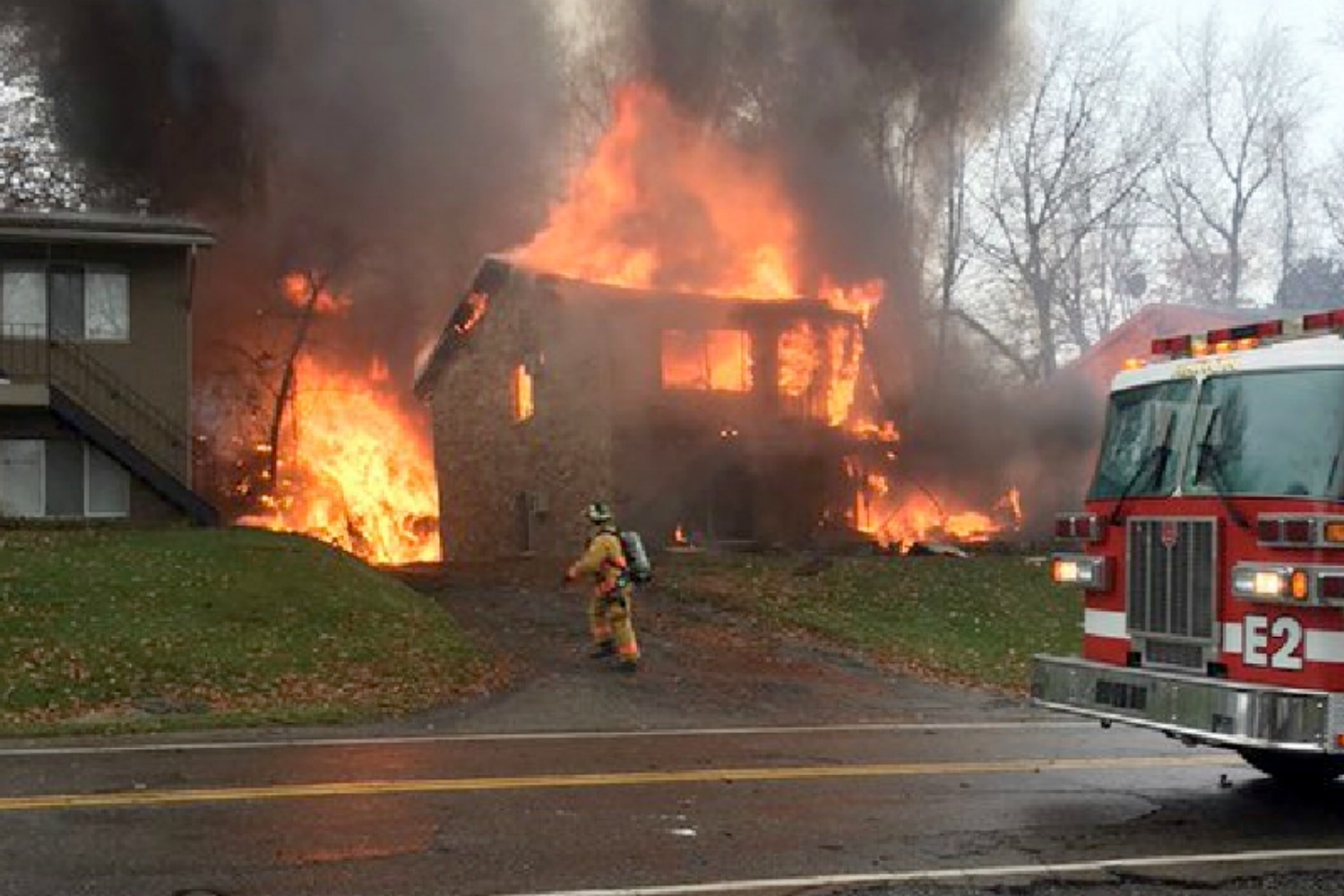 Nine people die after plane crashed house in Ohio