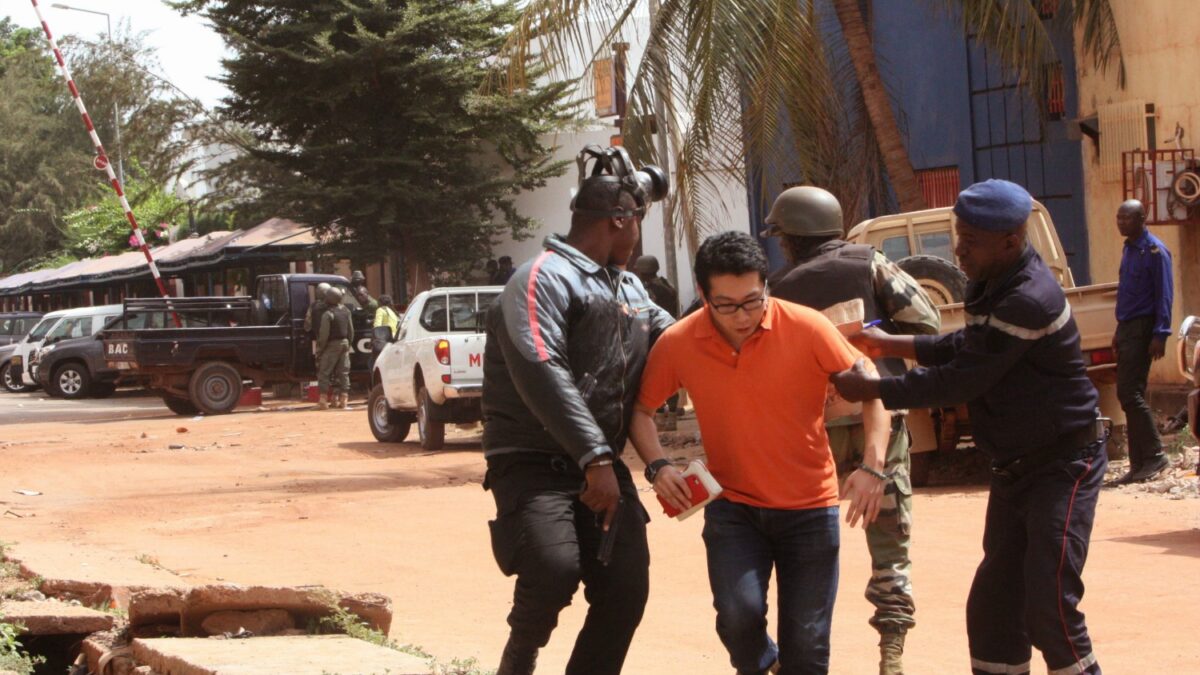 Al menos 18 muertos en un asalto terrorista en un hotel de Mali