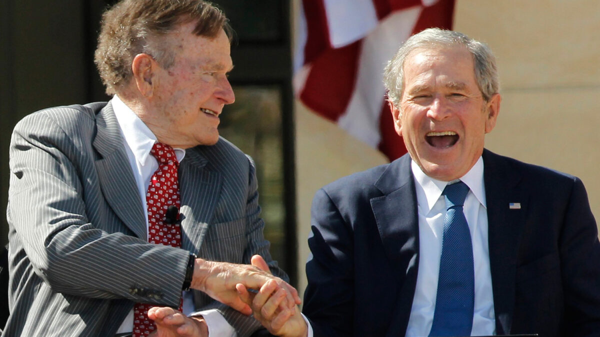 George Bush Senior criticizes his son’s main advisers