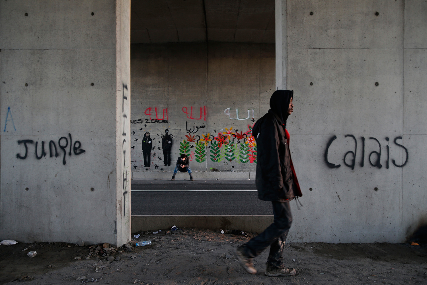 La justicia francesa ordena construir baños en los campamentos de inmigrantes de Calais