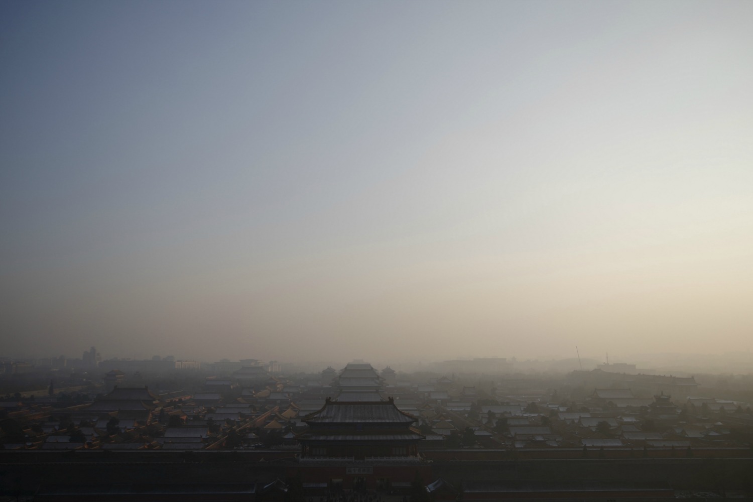 En medio de la Cumbre del Clima, China emite la alerta más alta de contaminación del año
