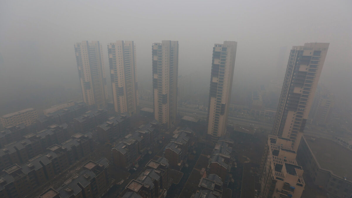 China turns on the heating and pollution soars