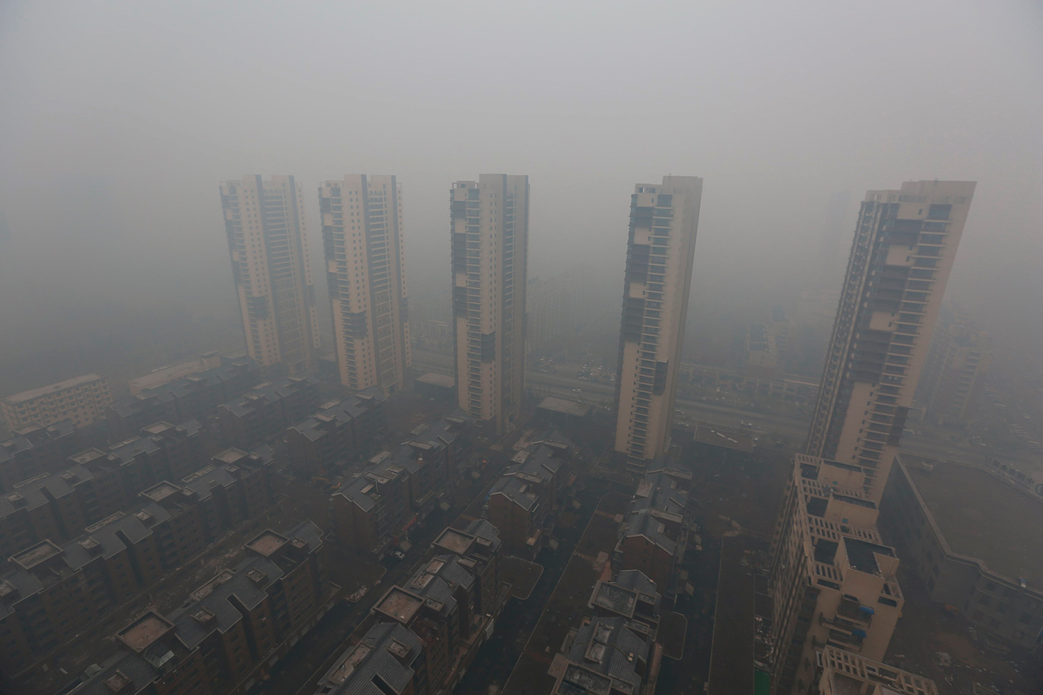 China turns on the heating and pollution soars