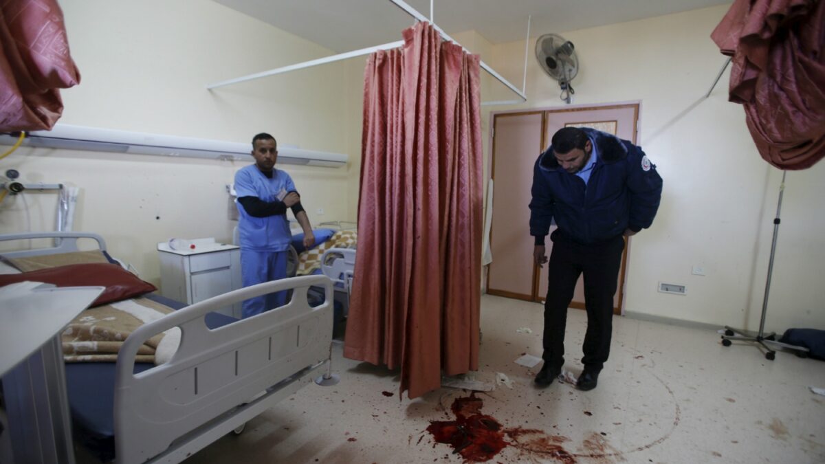 Un grupo de soldados israelíes irrumpe en un hospital y mata a un palestino