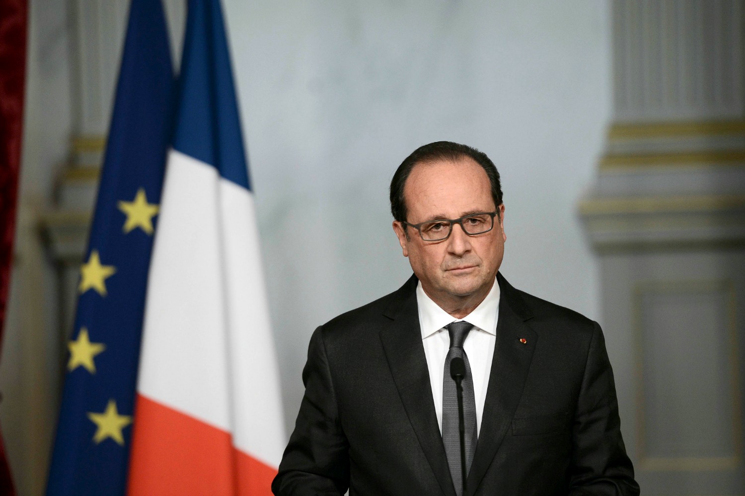 Hollande califica la matanza como un "acto de guerra"