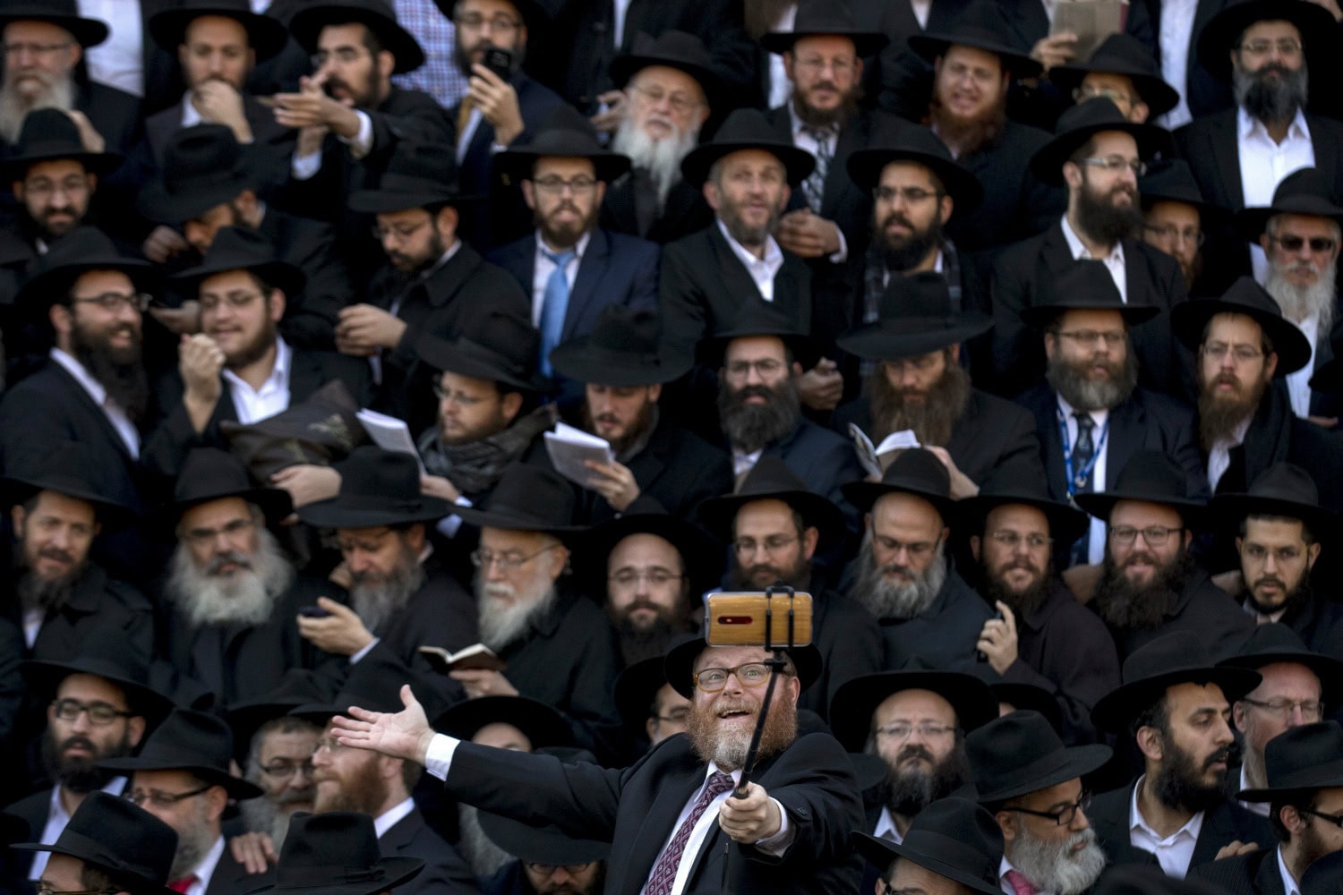 Thousands of rabbis from around the world gather to promote Jewish belief