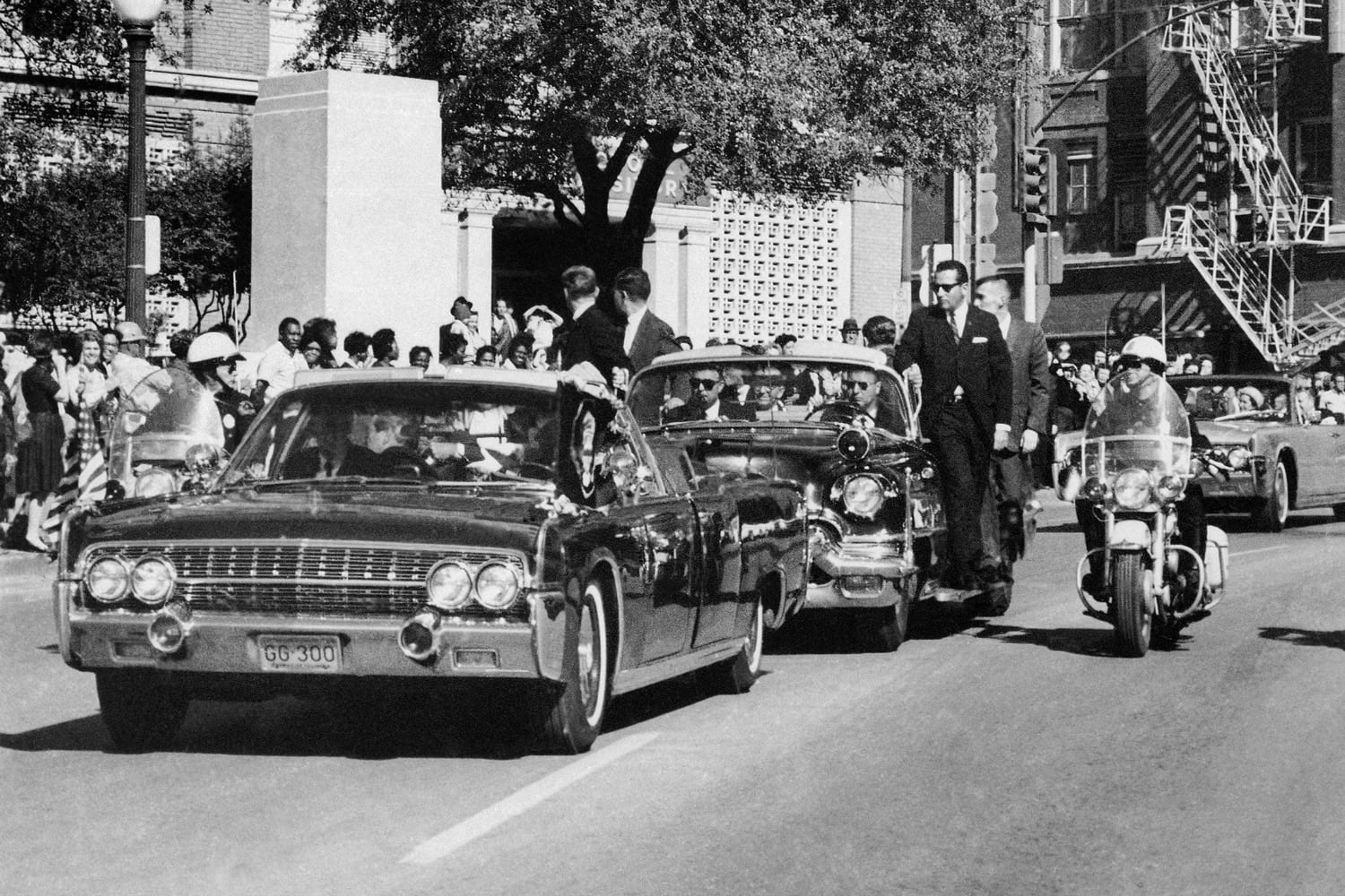 Subastan por 100.000 dólares la matrícula del coche en el que viajaba Kennedy el día de su asesinato