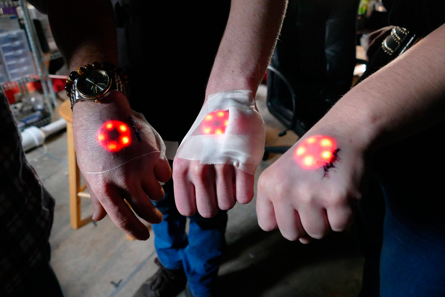 La última tendencia en Biohacking: luces LED bajo la piel