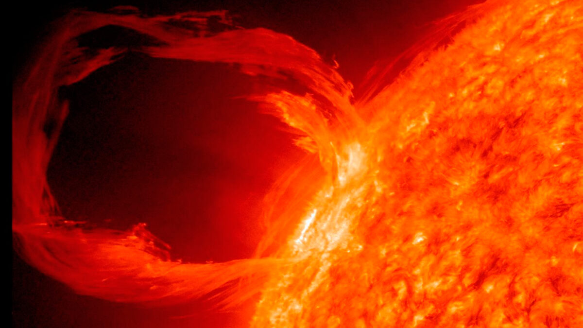 The White House prepares for solar storm that will leave the world without electricity for months