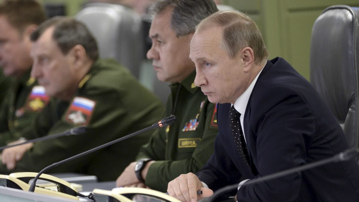 Putin demuestra capacidad armamentística en la guerra contra el ISIS