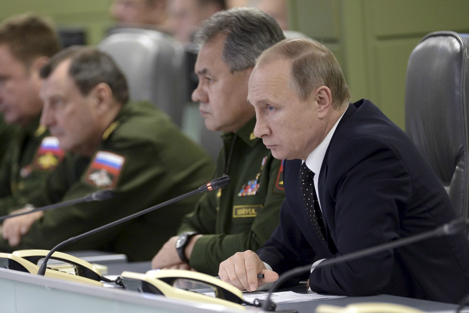 Putin shows firepower in the war on ISIS