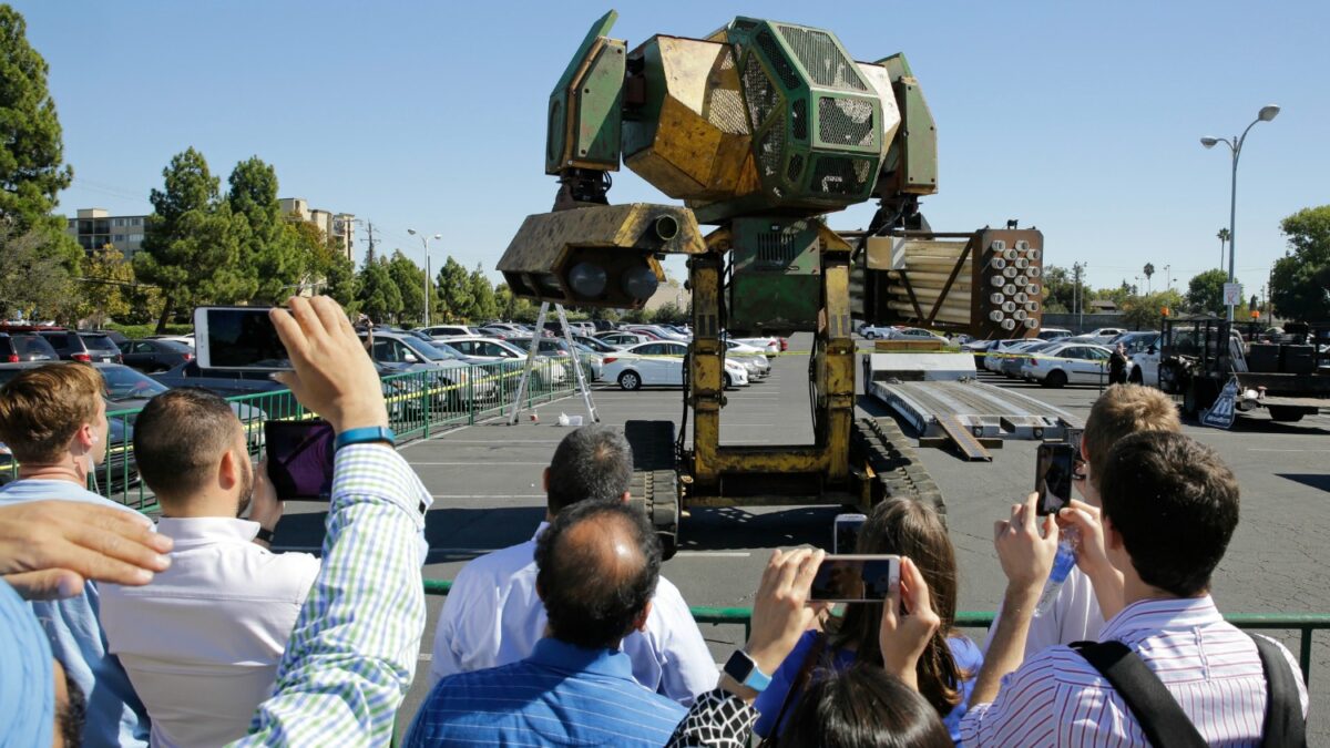 Robots gigantes de EEUU desafían a los japoneses a una batalla