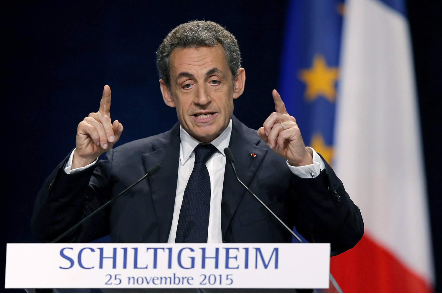 Sarkozy respalda a Hollande tras el 13N pero cree que Francia debió reaccionar “en enero”